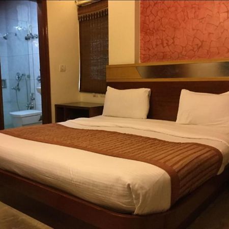 Jenus Hotel-Sindhi Camp Джапур Экстерьер фото