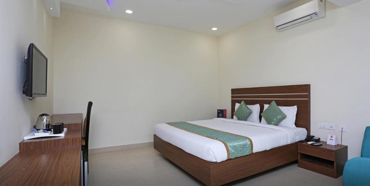Jenus Hotel-Sindhi Camp Джапур Экстерьер фото